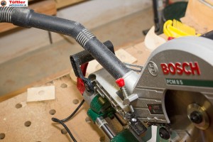 bosch-kapp-und-gehrungssaege-pcm-8s-staubsauger