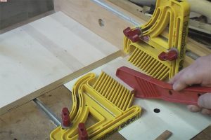 Schiebeschlitten-Tischkreissaege-PTS10-Halter-Schlitz