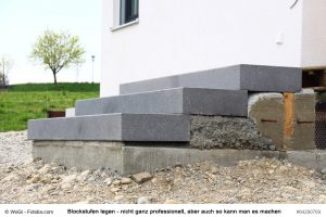 blockstufen-hauseingang