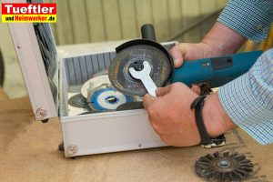 winkelschleifer-bort-bws-905-test-scheibenwechsel