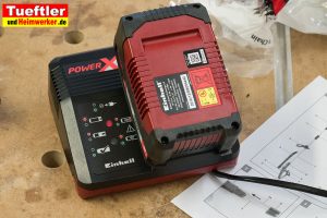 Hochentaster-Einhell-GE-LC-18-Li-Test-Ladegeraet-Akku