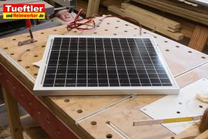 DIY-Solarmodul-Ueberwachungskamera-Solarmodul-Werktisch-1