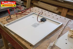 DIY-Solarmodul-Ueberwachungskamera-Solarmodul-Werktisch-Rueckseite-2