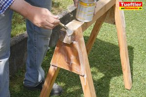 Holzbock-selber-bauen-anstreichen-klarlack-16