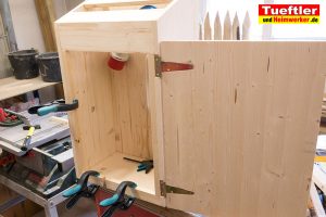 Ladestation-Wallbox-bauen-kabel-latten-fuer-dichtung-s6