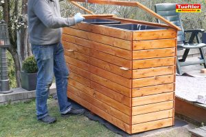 Schritt-14d-Hochbeet-Muellbox-Gartenbox-Klappen-obere-Einsatz-bauen