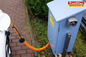 Ladestation-Wallbox-Typ2-Halter-Aussen-Elektromobilitaet-3D-Modell-3