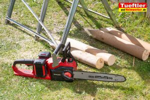 Einhell-GE-LC-36-35-LI-Test-Holzpfahl-saegen-1