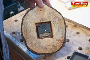Baumscheiben-Uhrwerk-einbauen-2