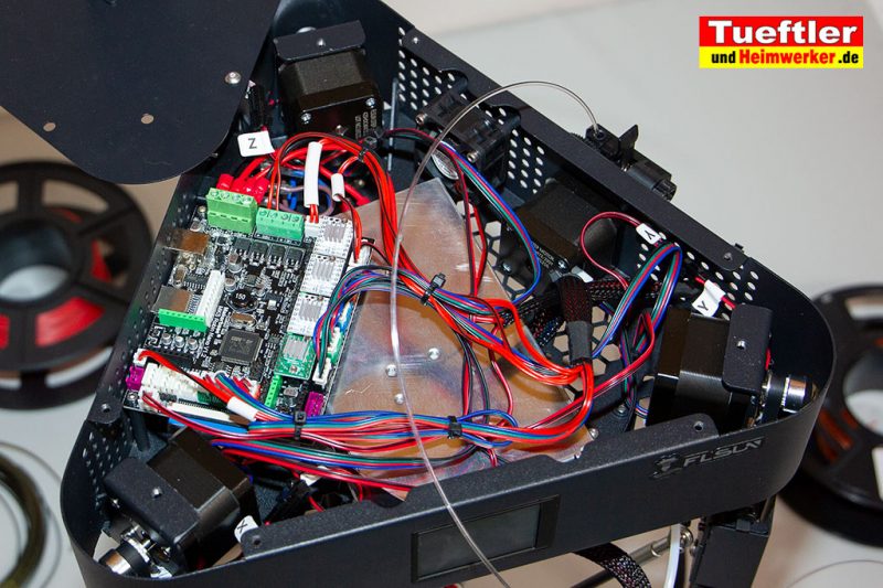 Flsun-Q5-Delta-3D-Drucker-Test-Elektronik-geoeffnet-3