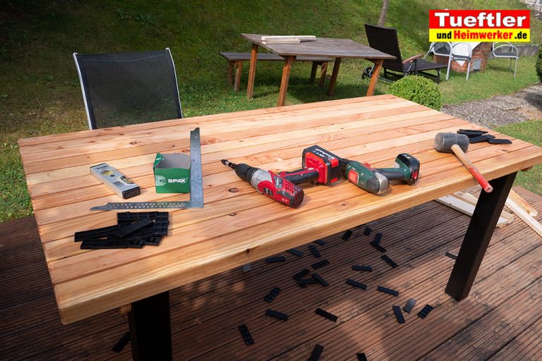 Modernen Gartentisch selbst bauen DIY Bauanleitung