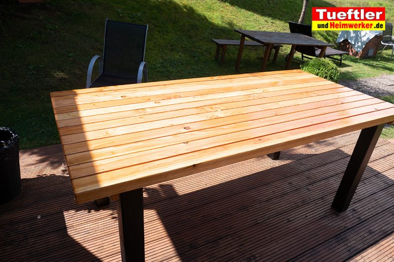 Modernen Gartentisch selbst bauen DIY Bauanleitung
