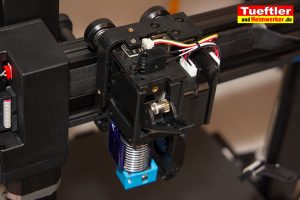 Mingda-Magician-X-Extruder-Hotend-aufgweschraubt-Filamentsensor