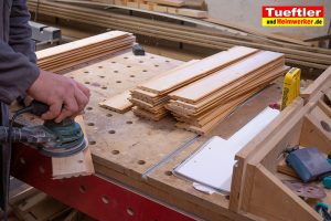 Holzschutz-Farbtest-Profilbretter-anschleifen