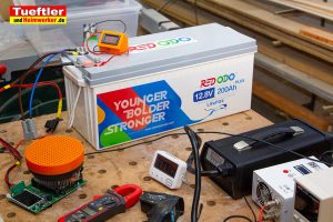 Redodo-Test-12V-200Ah-40A-LiFePO4-Ladegeraet-Test