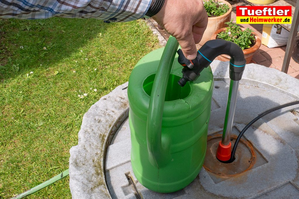 RegenfasspumpeGardenaTestRegentonneGiesskannebequembefuellen2