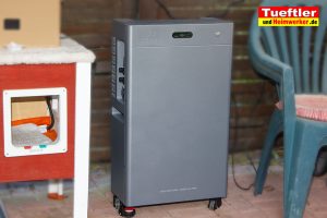 SolarFlow 4000 Mix-Pro Test OnGrid-und-OffGrid-Solar-Speicher-unter-Carport